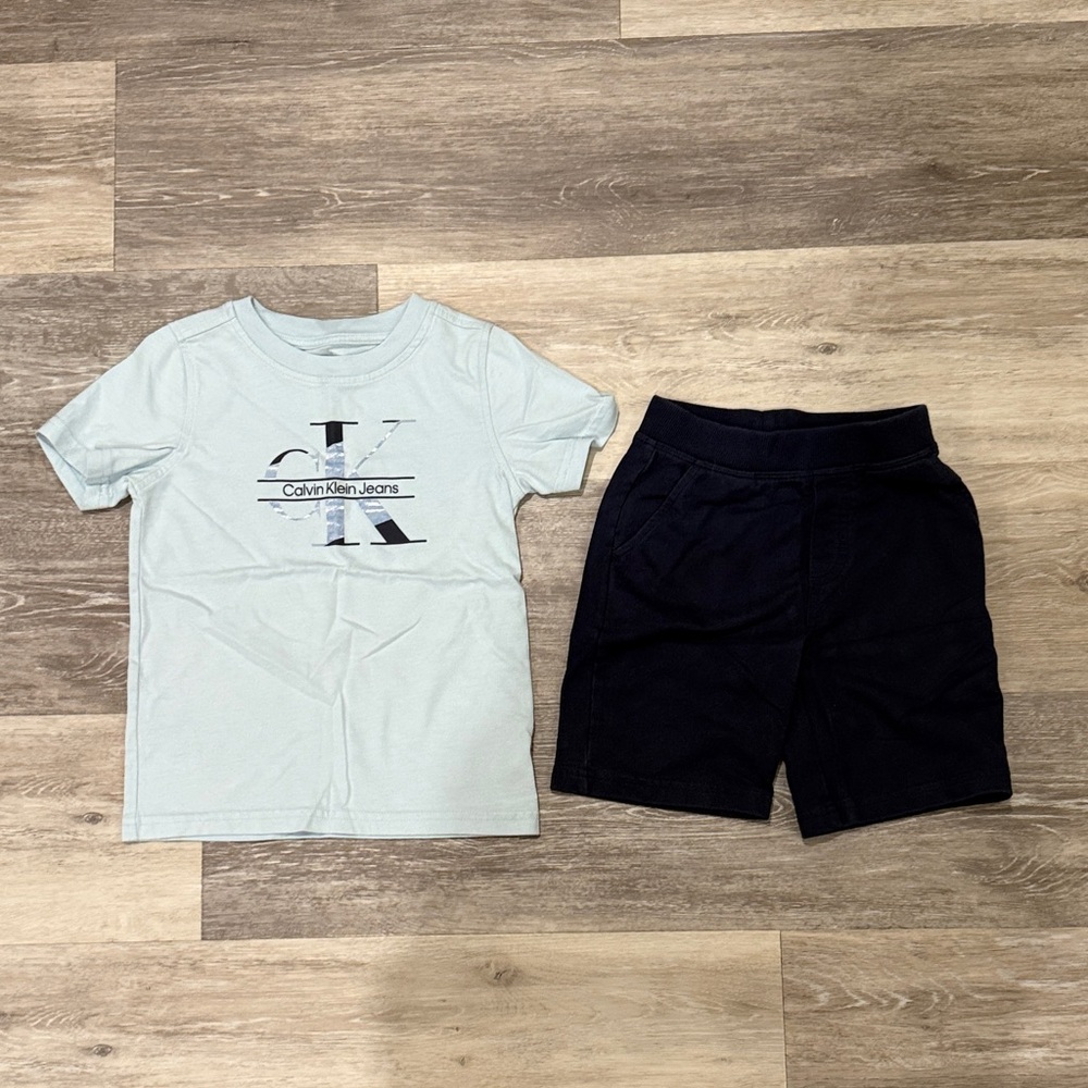 Calvin Klein Jeans boys toddler 4T Light Blue Tee and Navy Shorts